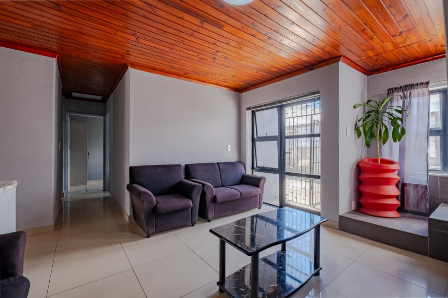 5 Bedroom Property for Sale in Lentegeur Western Cape